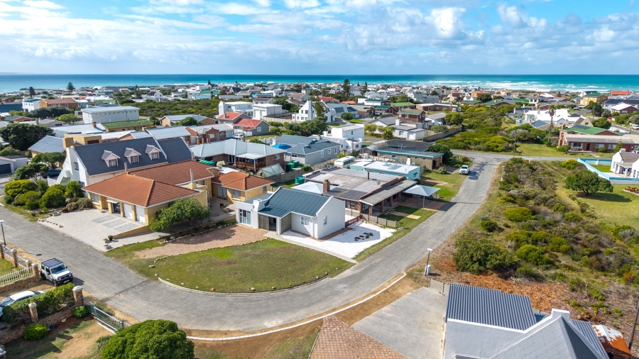 To Let 3 Bedroom Property for Rent in Struisbaai Western Cape